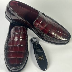 N-Amato Luxe Burgundy Croc-Embossed Patent Loafer